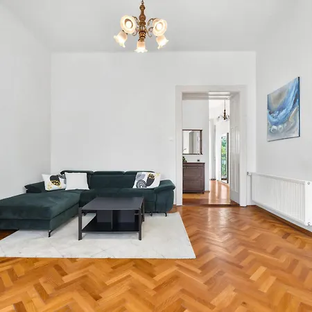 Apartamento Classic Old Town With Private Balcony *