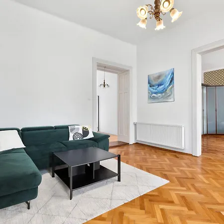 Apartamento Classic Old Town With Private Balcony