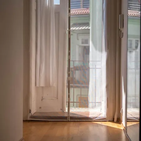 Classic Old Town With Private Balcony Apartamento *