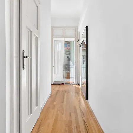 Classic Old Town With Private Balcony Apartamento